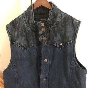 Mens True Religion Vest.
